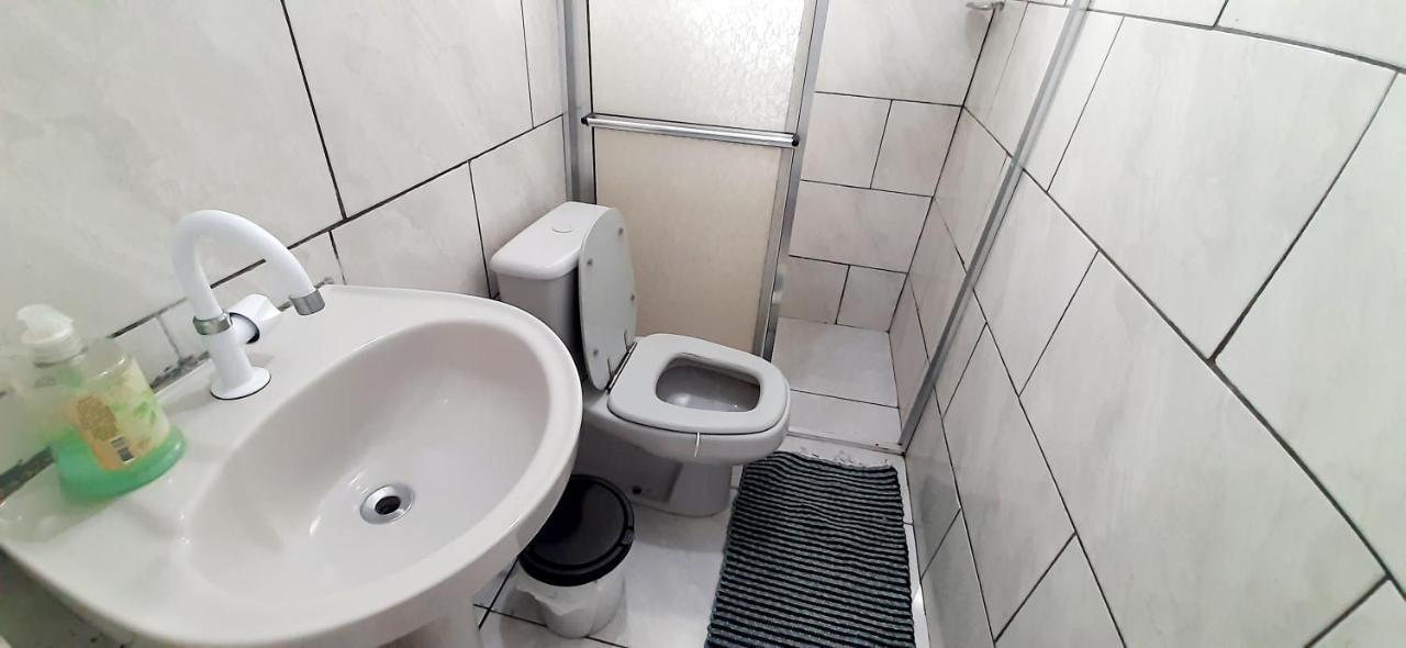 KITNET S1 em TORRES-RS - ÓTIMO CUSTO BENEFICIO na mais bela praia Gaúcha - Cozinha - Banheiro - Ar condicionado - TV e Wi-Fi - Estacionamento - Acomoda até 5 pessoas - Anfitriã Superhost no BnB Torres Exterior foto