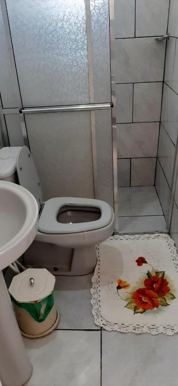KITNET S1 em TORRES-RS - ÓTIMO CUSTO BENEFICIO na mais bela praia Gaúcha - Cozinha - Banheiro - Ar condicionado - TV e Wi-Fi - Estacionamento - Acomoda até 5 pessoas - Anfitriã Superhost no BnB Torres Exterior foto