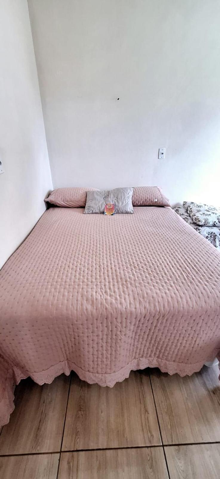 KITNET S1 em TORRES-RS - ÓTIMO CUSTO BENEFICIO na mais bela praia Gaúcha - Cozinha - Banheiro - Ar condicionado - TV e Wi-Fi - Estacionamento - Acomoda até 5 pessoas - Anfitriã Superhost no BnB Torres Exterior foto