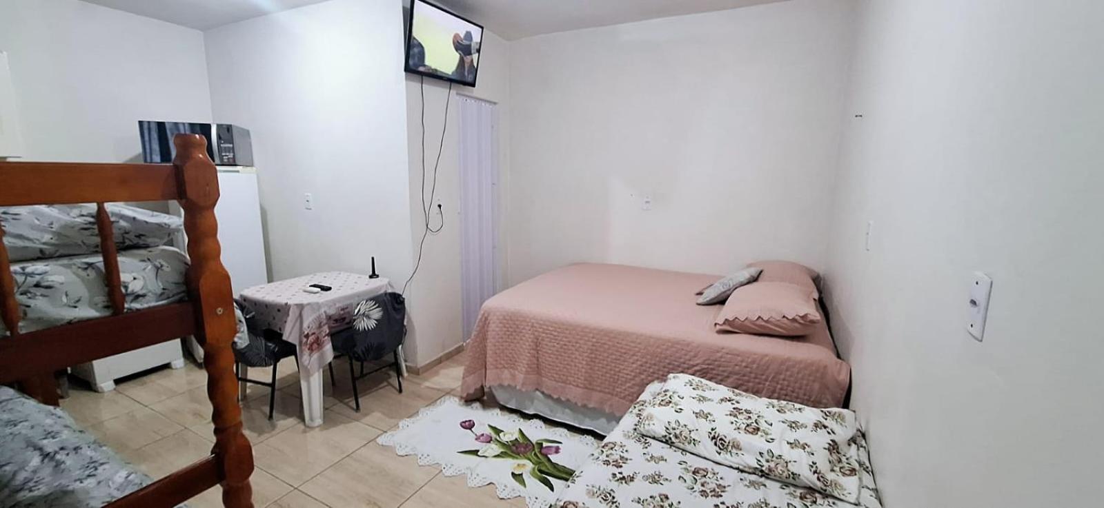 KITNET S1 em TORRES-RS - ÓTIMO CUSTO BENEFICIO na mais bela praia Gaúcha - Cozinha - Banheiro - Ar condicionado - TV e Wi-Fi - Estacionamento - Acomoda até 5 pessoas - Anfitriã Superhost no BnB Torres Exterior foto
